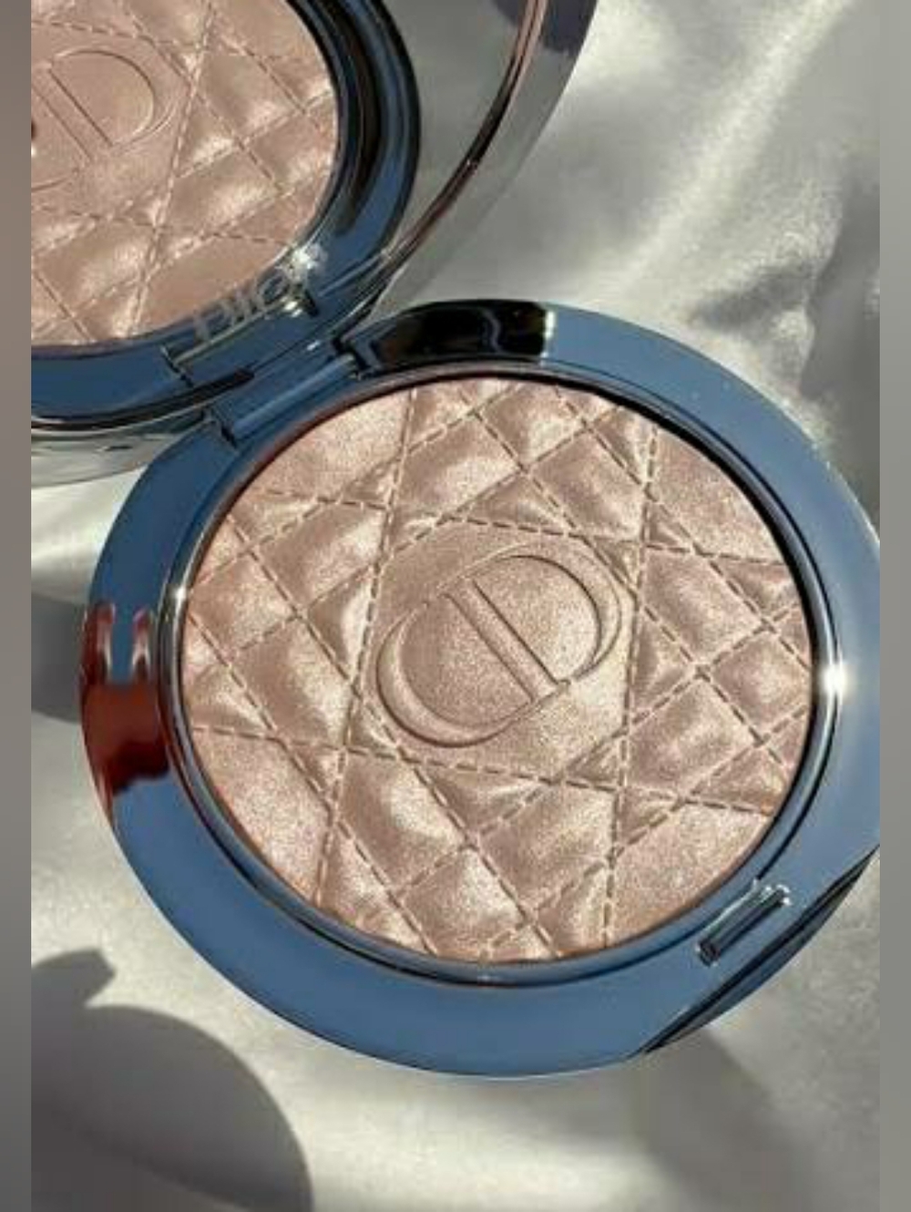 🍾Highlight Need🍾BNIB DIOR Forever 01 NUDE HALO Glow Luminizer Highlighter!$52R